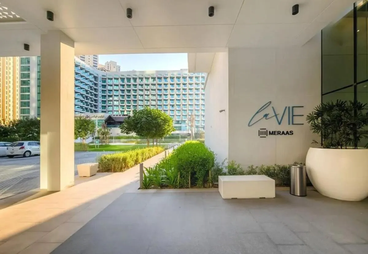 La Vie Jumeirah Beach Residence 3 Bedroom Beachfront Apartment With Palm Views Dubai 0*,  United Arab Emirates