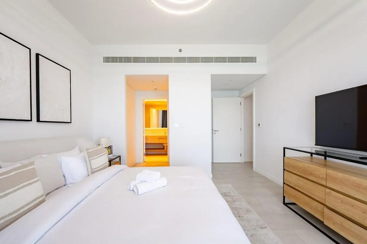 La Vie Jumeirah Beach Residence 3 Bedroom Beachfront Apartment With Palm Views Dubai United Arab Emirates